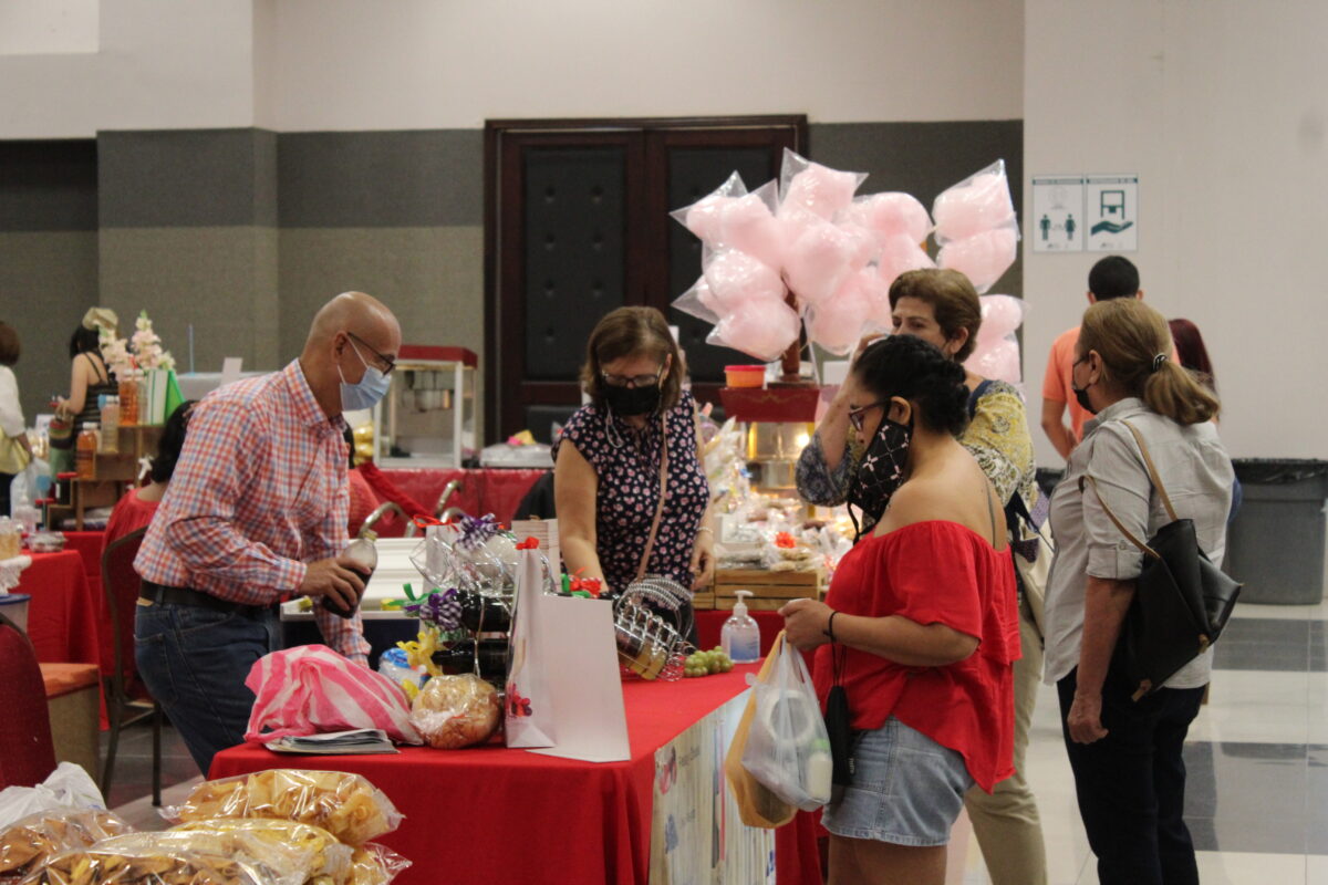 Todos los sábados puede visitar a los emprendedores de 10:00 am a 7:00 pm en Expocentro, SPS.